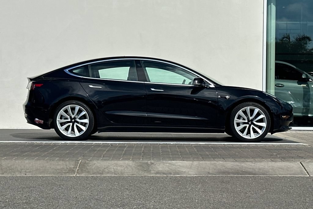 tesla model 3 2018 5YJ3E1EBXJF090405 image tesla model 3 2018 5YJ3E1EBXJF090405 image